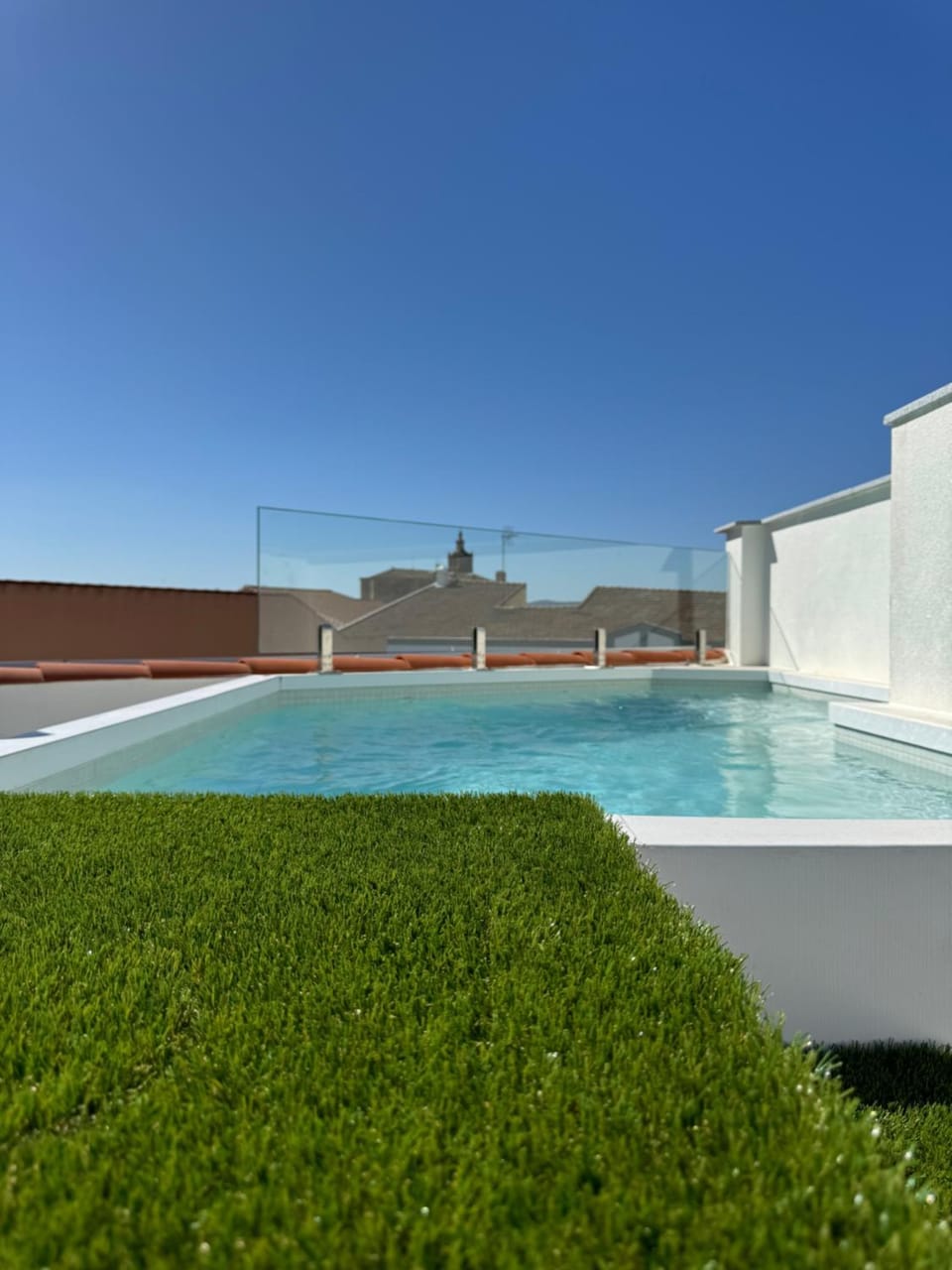 Swimming pool, Swimming pool