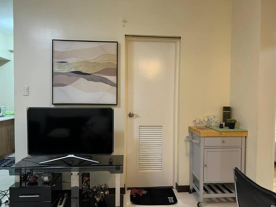 Zinnia North Tower 3202 Apartment in Quezon City