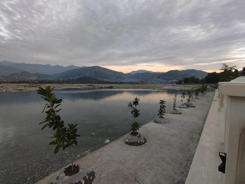 Nearby landmark, Day, Natural landscape, Lake view, Mountain view, River view