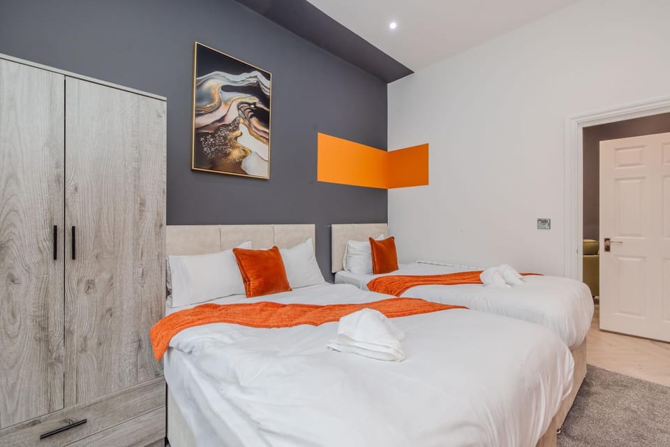 Bed, Photo of the whole room, Bedroom, towels, wardrobe