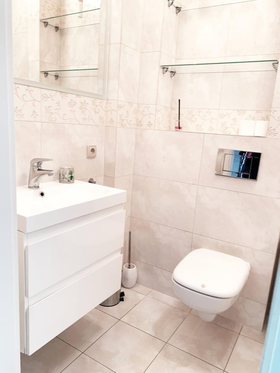 Toilet, Bathroom, towels