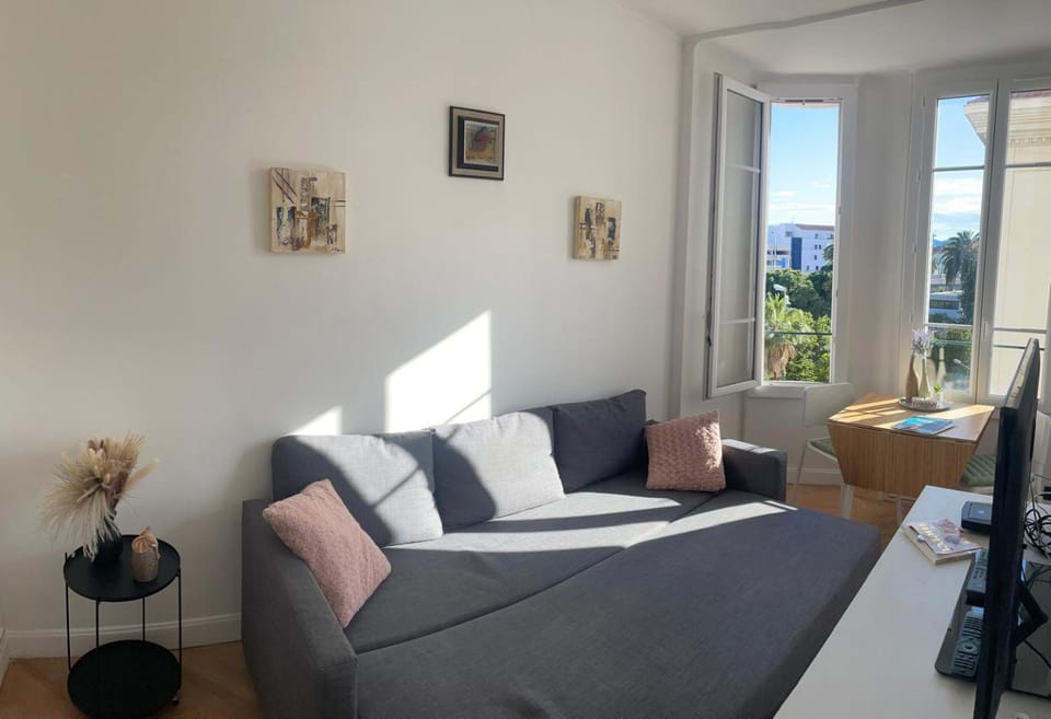 Communal lounge/ TV room, Living room, Photo of the whole room