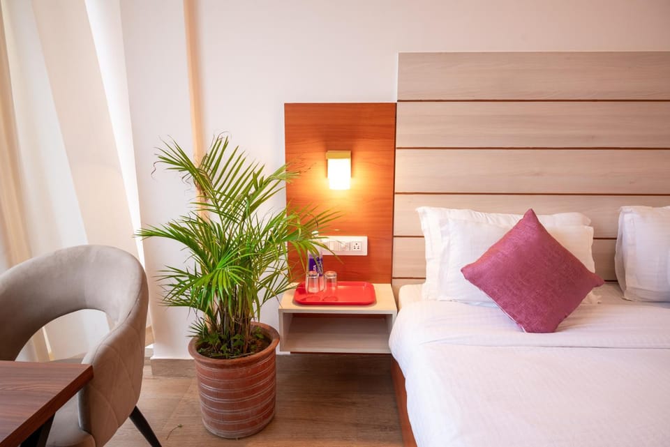Bed, Seating area
