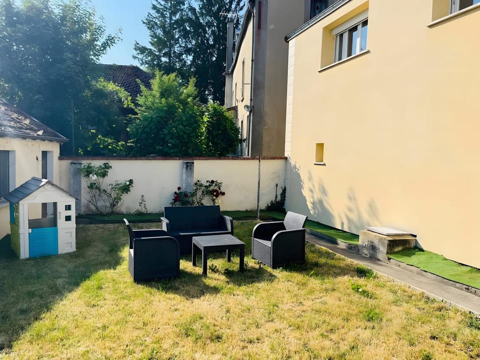 Property building, Living room