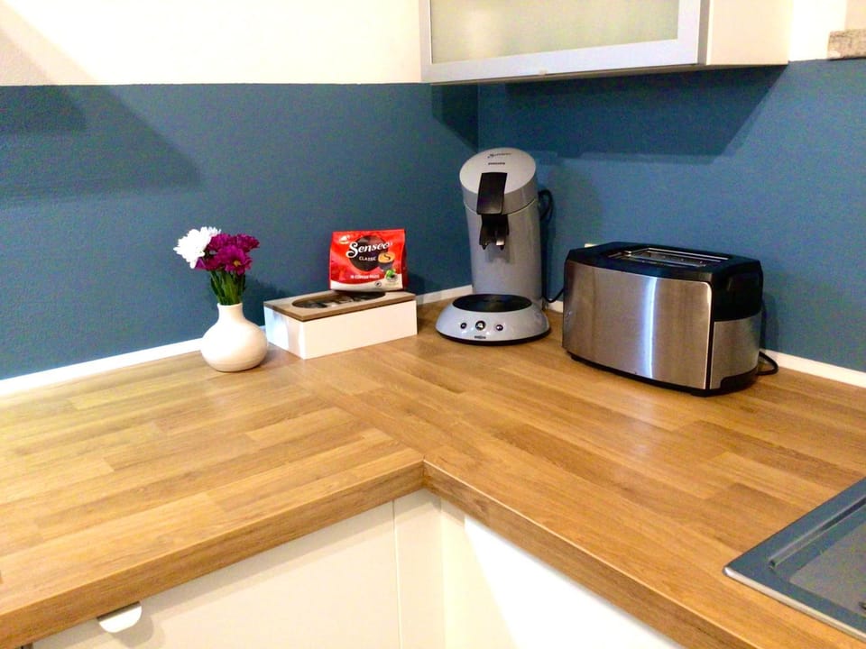Coffee/tea facilities, toaster