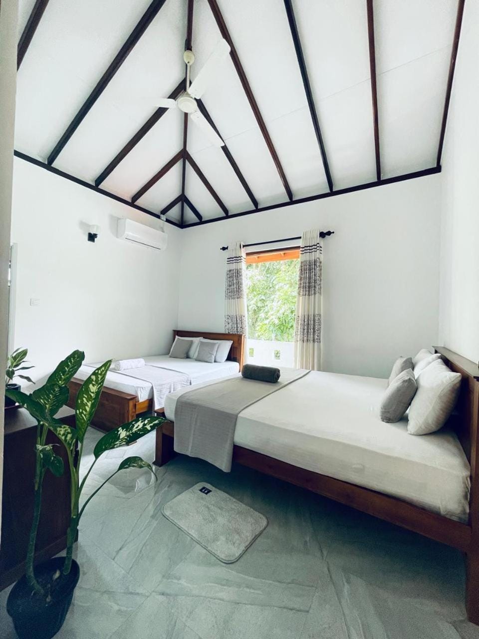 Bed, Photo of the whole room, Bedroom, Lake view, air conditioner