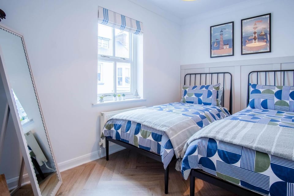Kilmore House - 2 Bedroom Apartment - Tenby Apartment in Wales