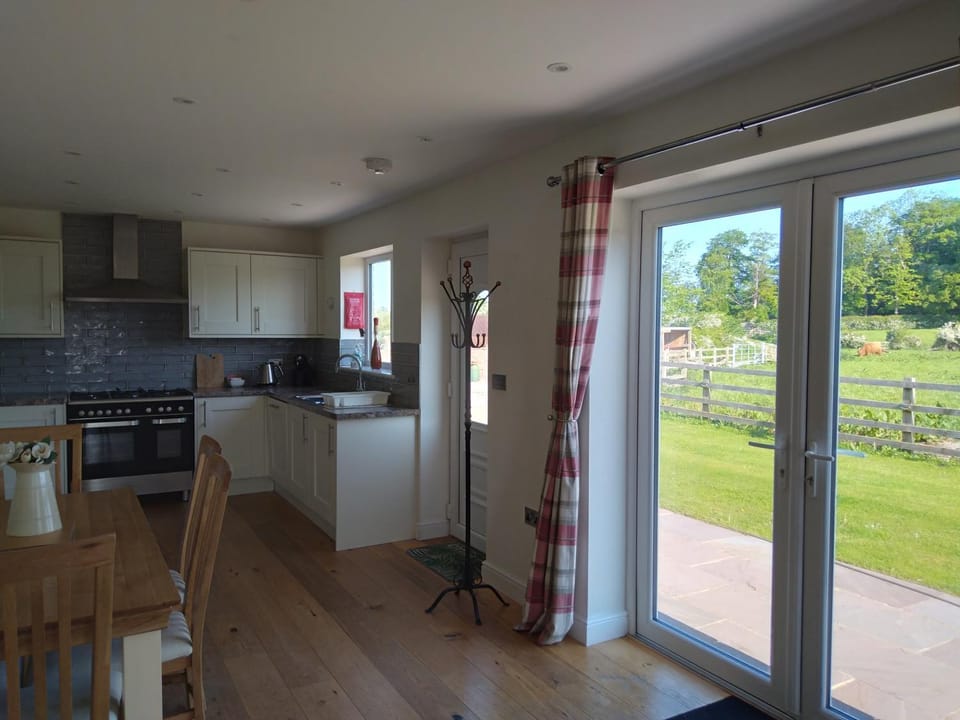 farm cottage with hottub House in Borough of Harrogate