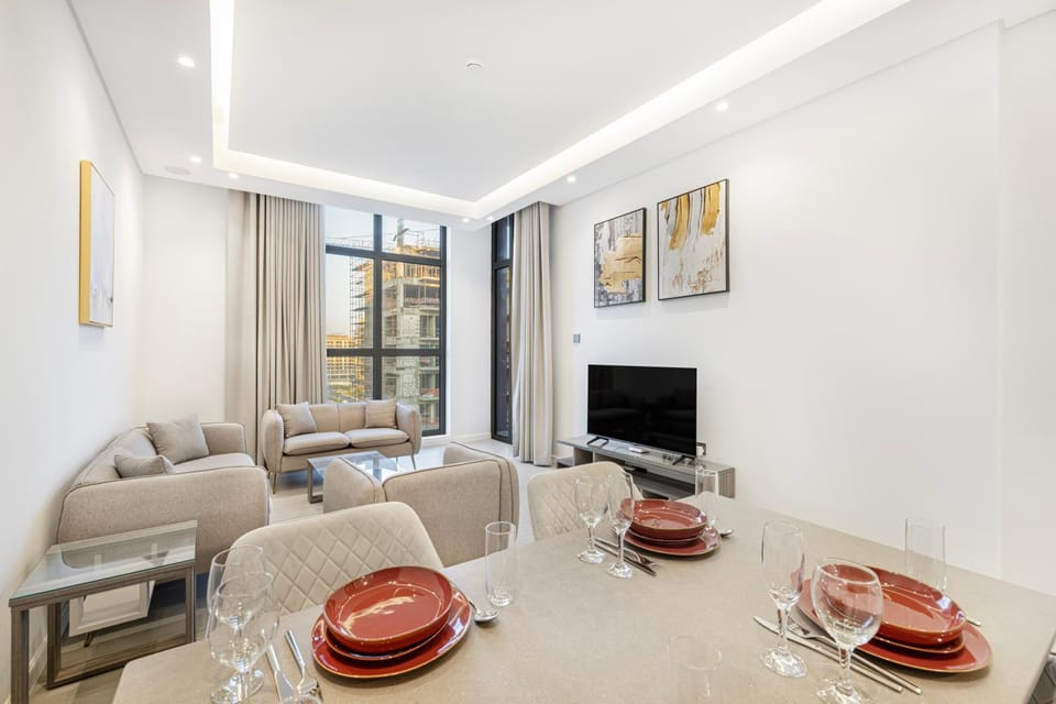 TV and multimedia, Seating area, Dining area