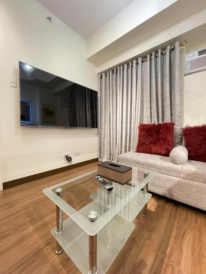 Condo in Cubao, Quezon City Apartment hotel in Pasig