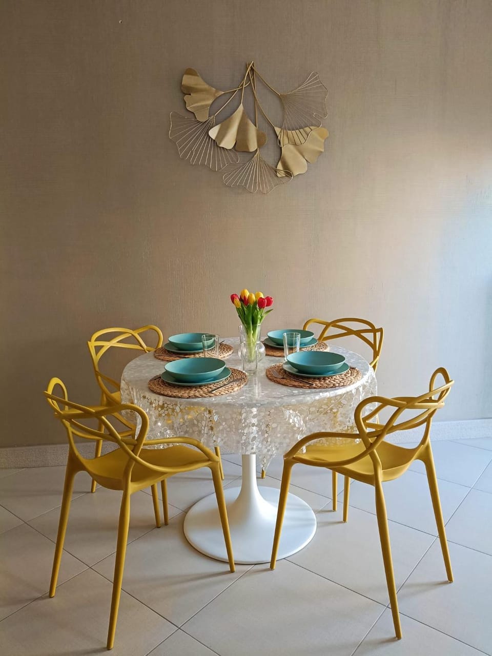 Living room, Dining area