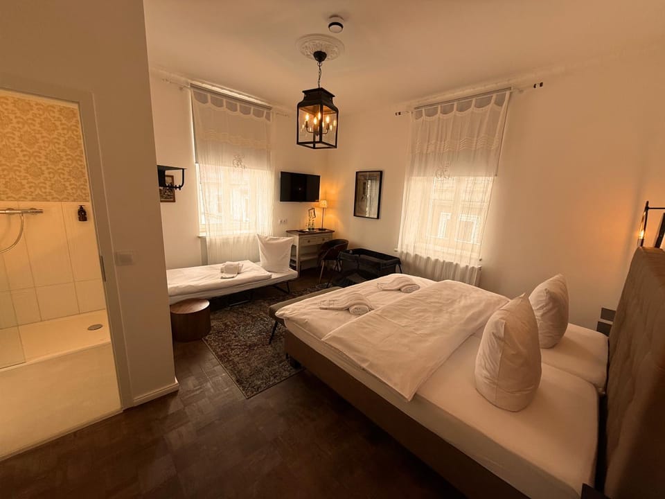 Bed, Photo of the whole room