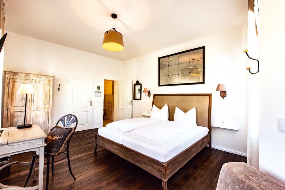 Bed, Photo of the whole room