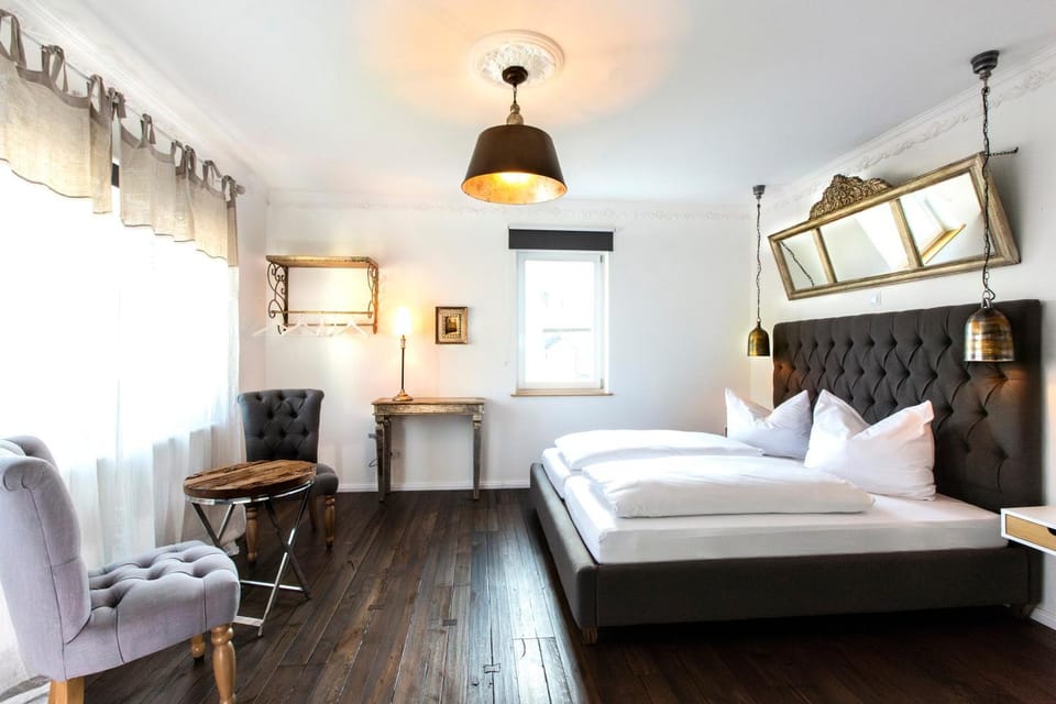 Bed, Photo of the whole room