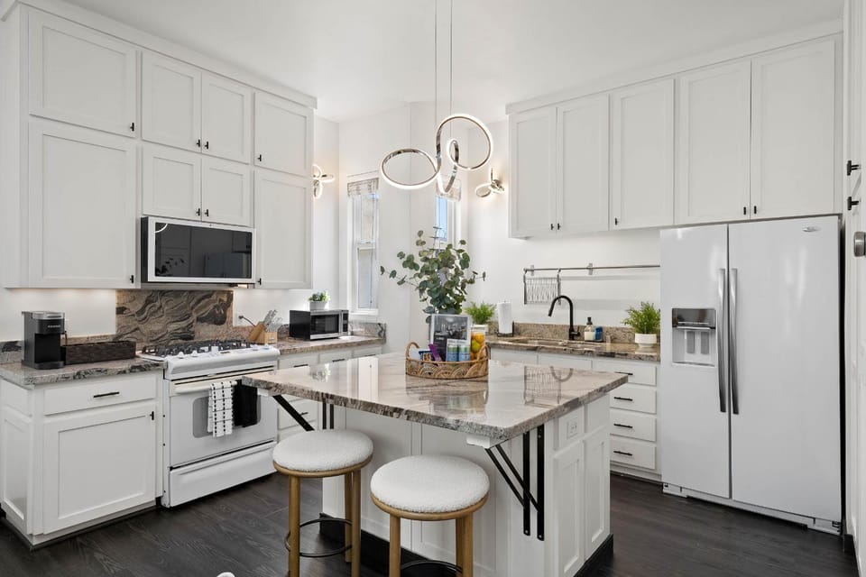 Kitchen or kitchenette, Dining area, dishwasher, minibar, oven, pet friendly, stove, toaster