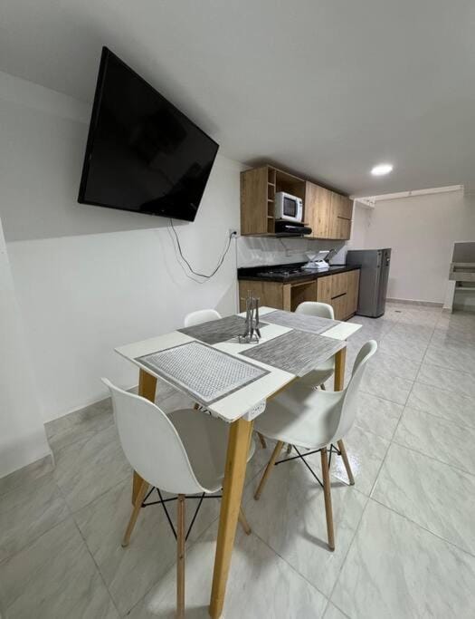 TV and multimedia, Kitchen or kitchenette, Living room, Seating area, Dining area