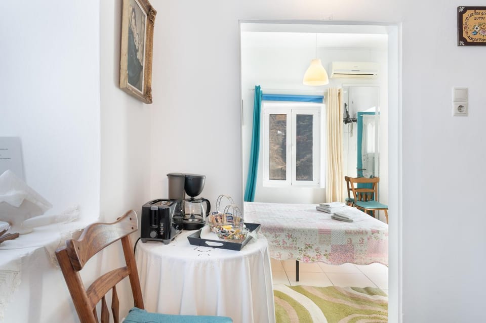 Property building, Living room, Bedroom