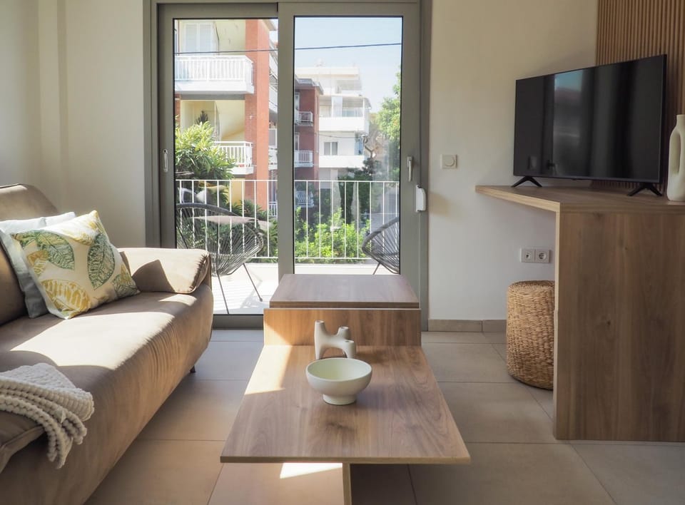 TV and multimedia, Balcony/Terrace, Living room, Seating area, Evening entertainment