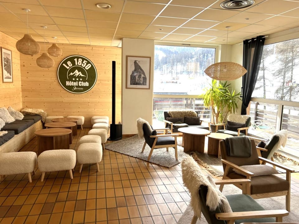 Lounge or bar, Seating area
