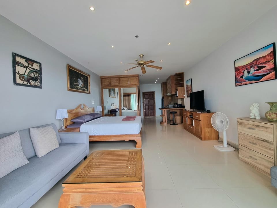 Viewtalay 5D Studio Koh Larn Island View Apartment in Pattaya City