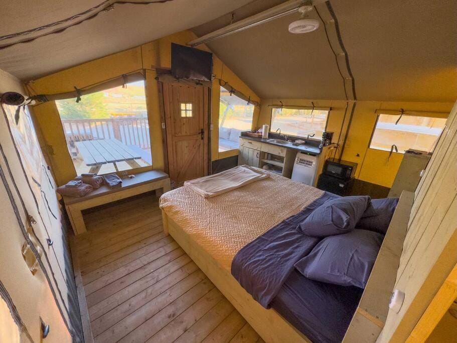 Desert Glamping Getaway Near Moab Arches House in Utah