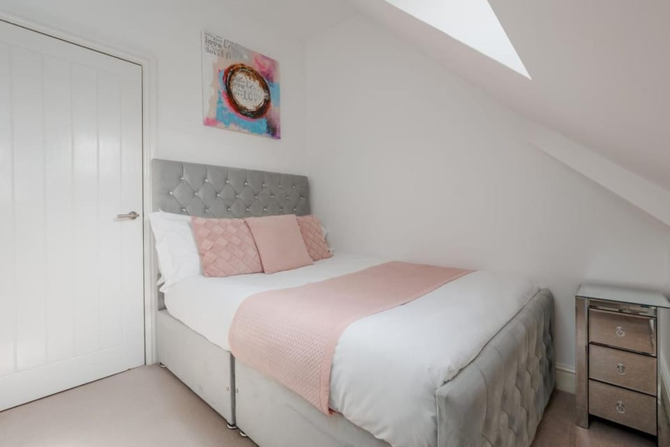 Park Views by Grandeur Property Apartment in Poole