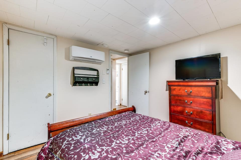 Home w/ Hot Tub & Arrowhead Lake Community Perks! House in Coolbaugh Township