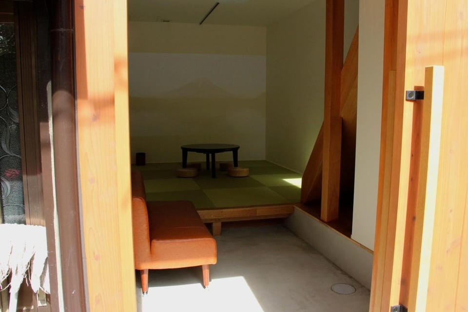 Living room, Photo of the whole room, Seating area, Bedroom