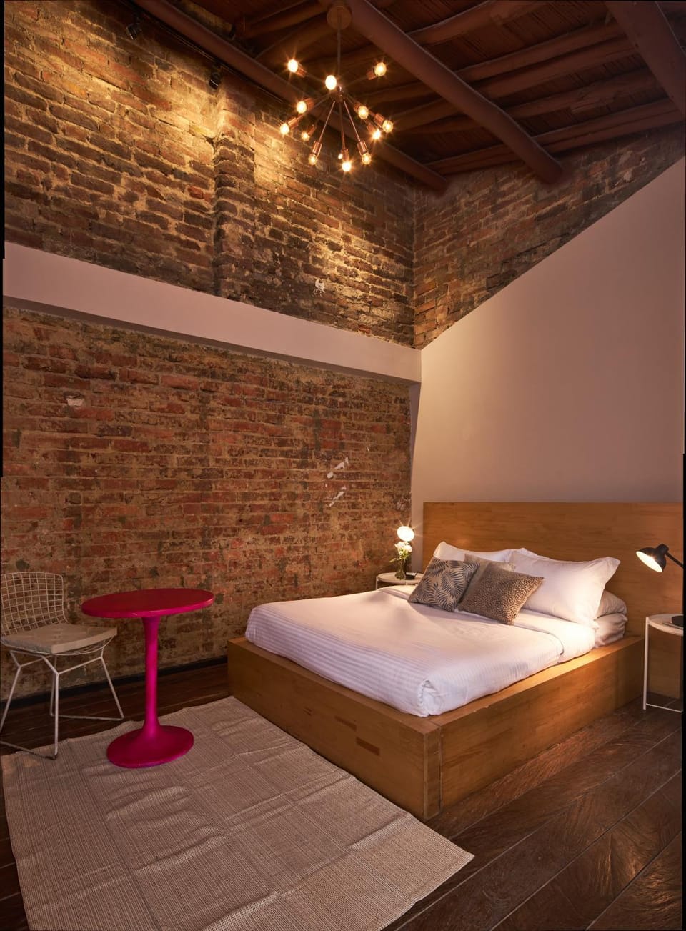 Bed, Photo of the whole room, Dining area, Bedroom