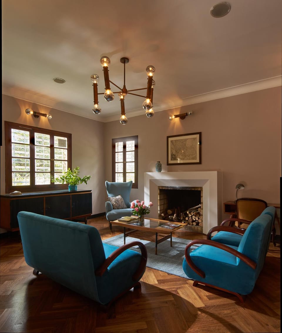Living room, Seating area, fireplace