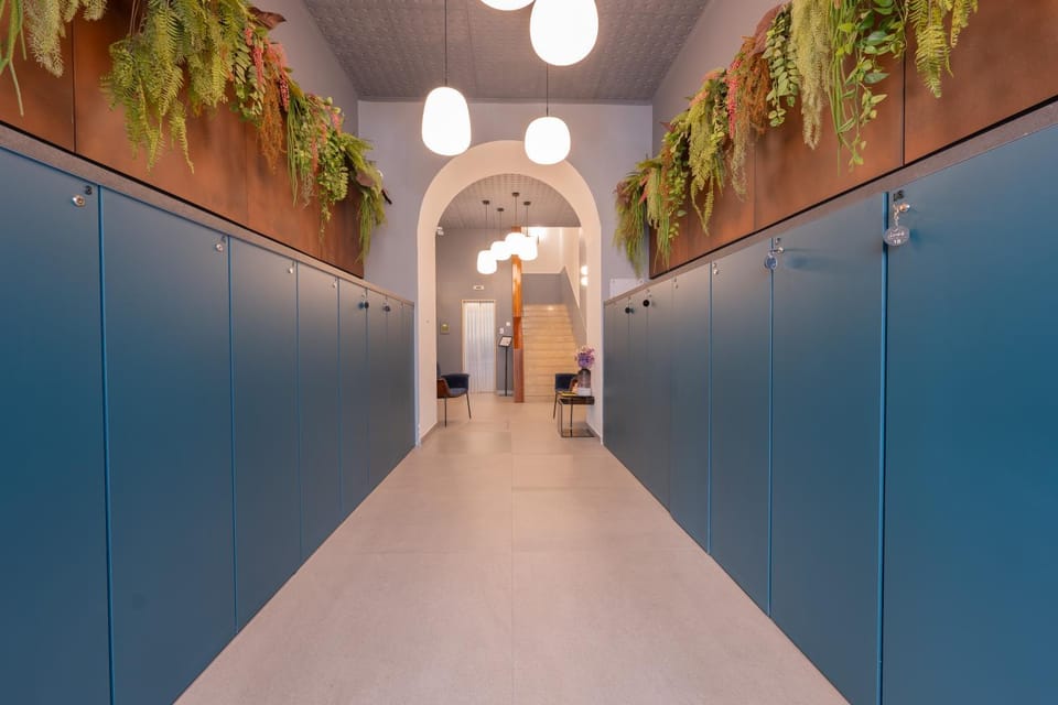 Communal lounge/ TV room, Lobby or reception, locker