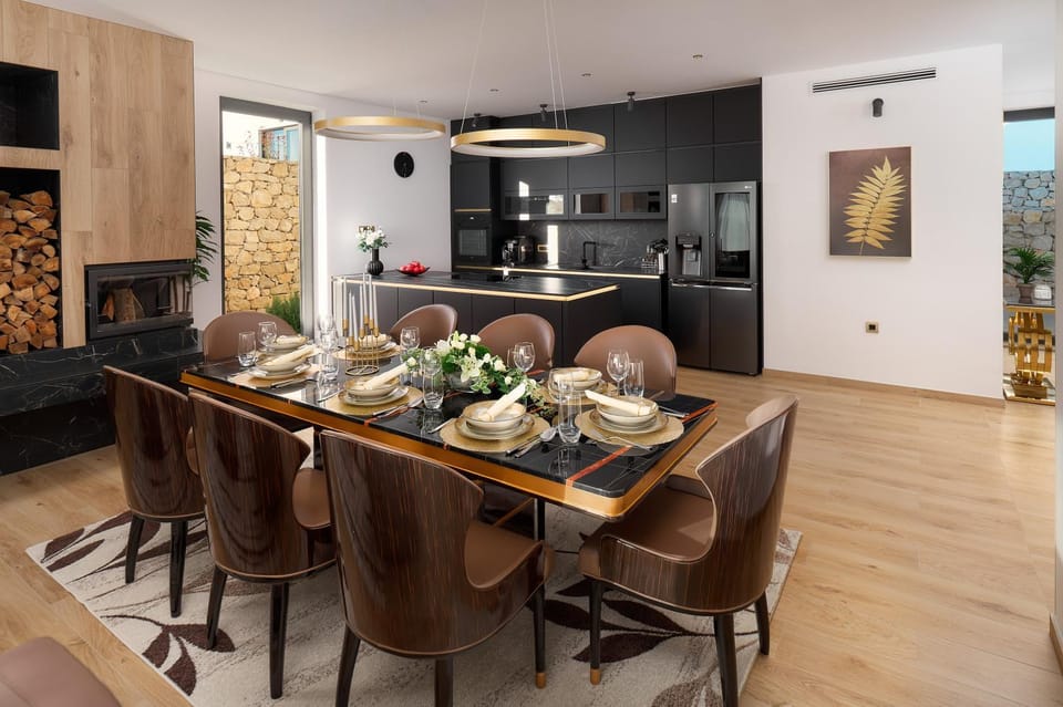 Dining area, fireplace, kitchen