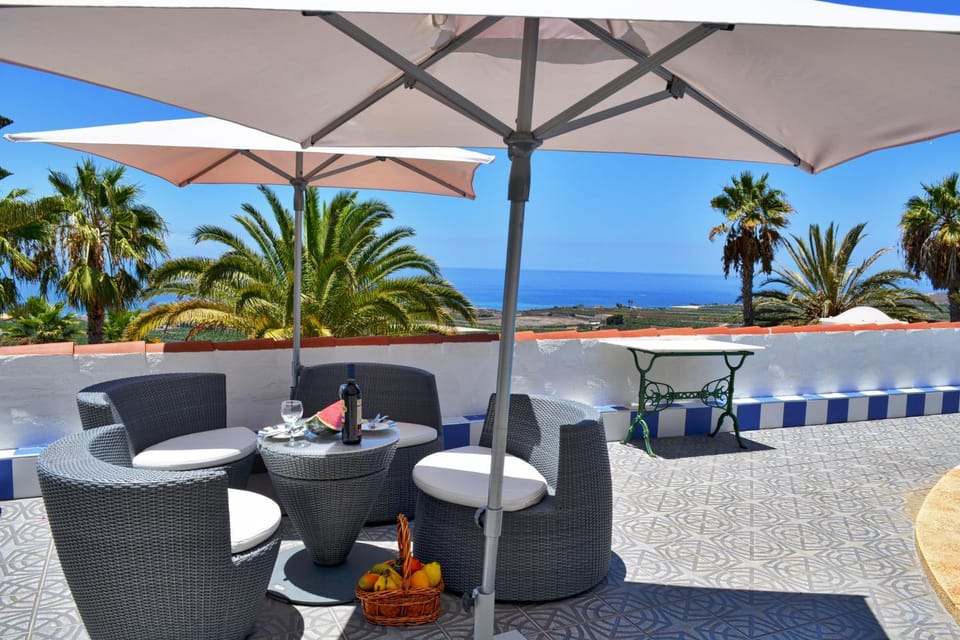 Property building, Balcony/Terrace, Living room