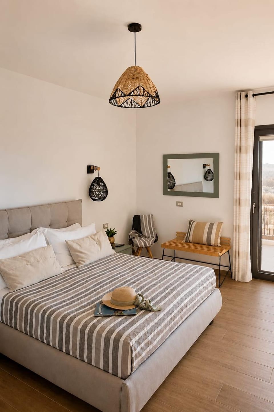 Bed, Photo of the whole room, Bedroom