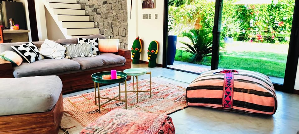 Garden, Living room
