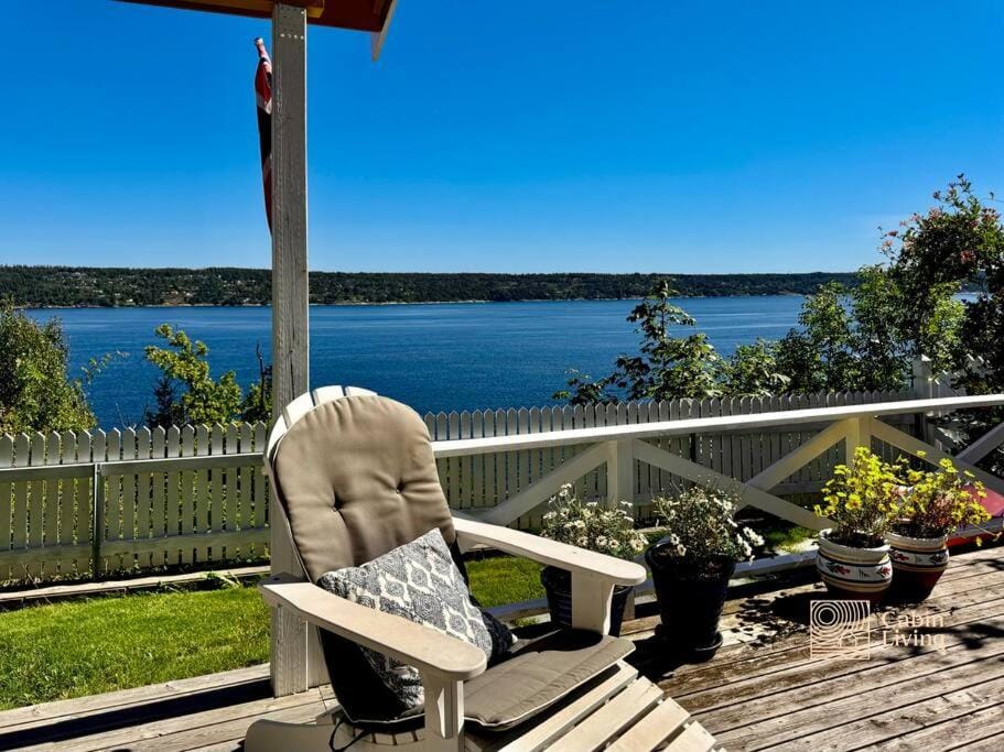 Cozy sea cabin with a great view Cabin in Viken, Norway