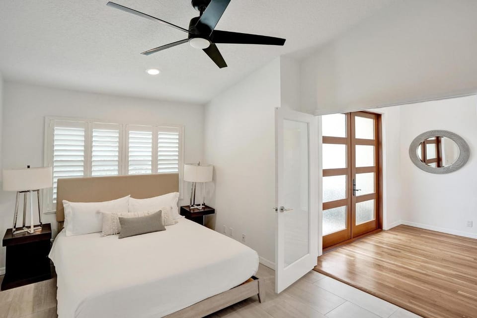 Bed, Bedroom