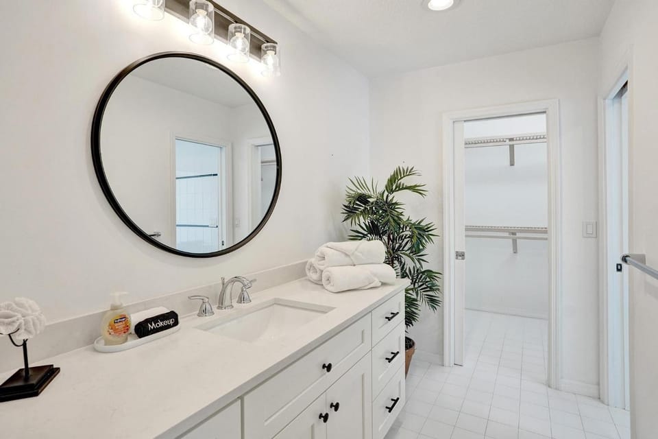 Bathroom, wardrobe