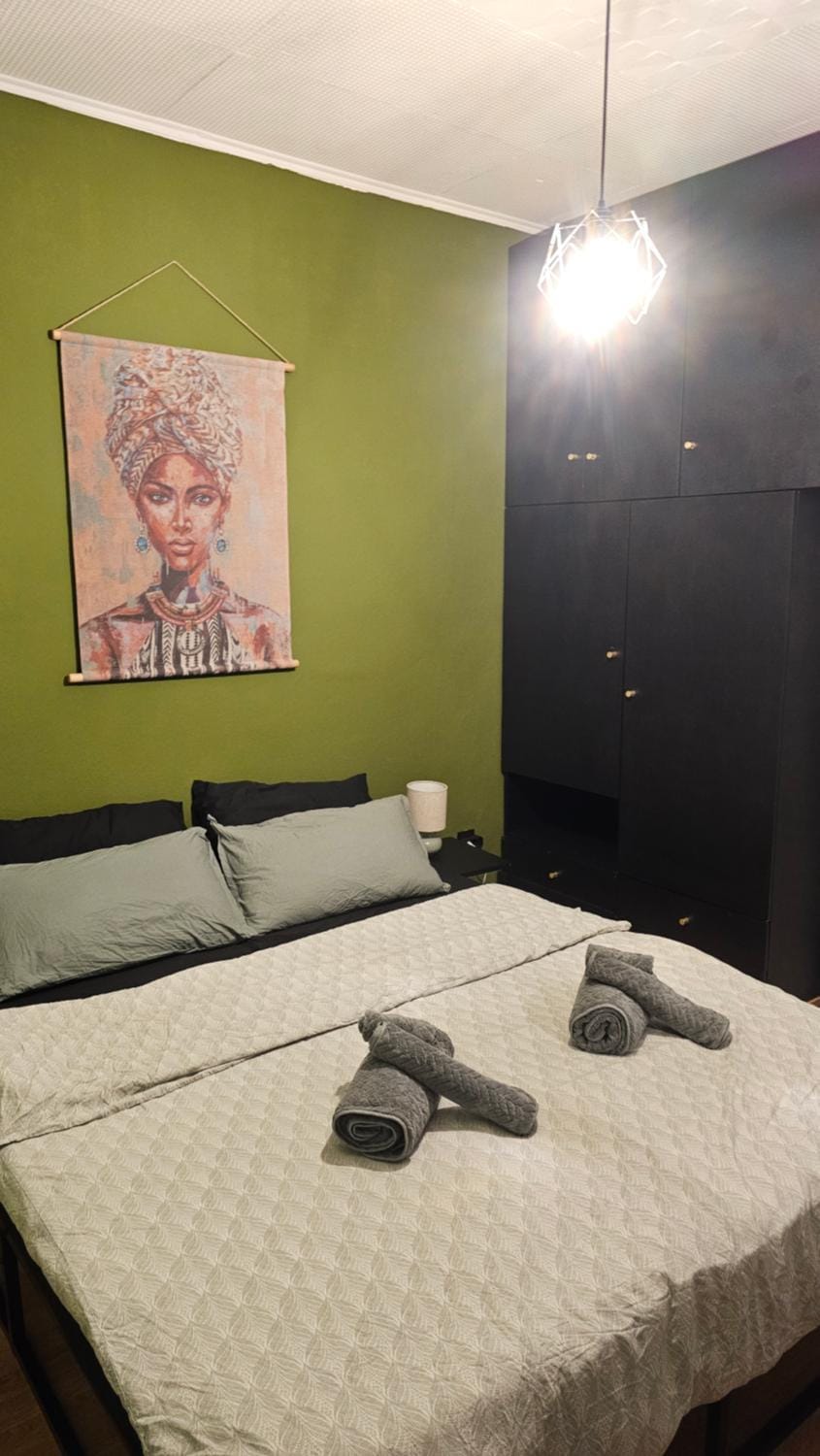 Bed, Photo of the whole room, Bedroom