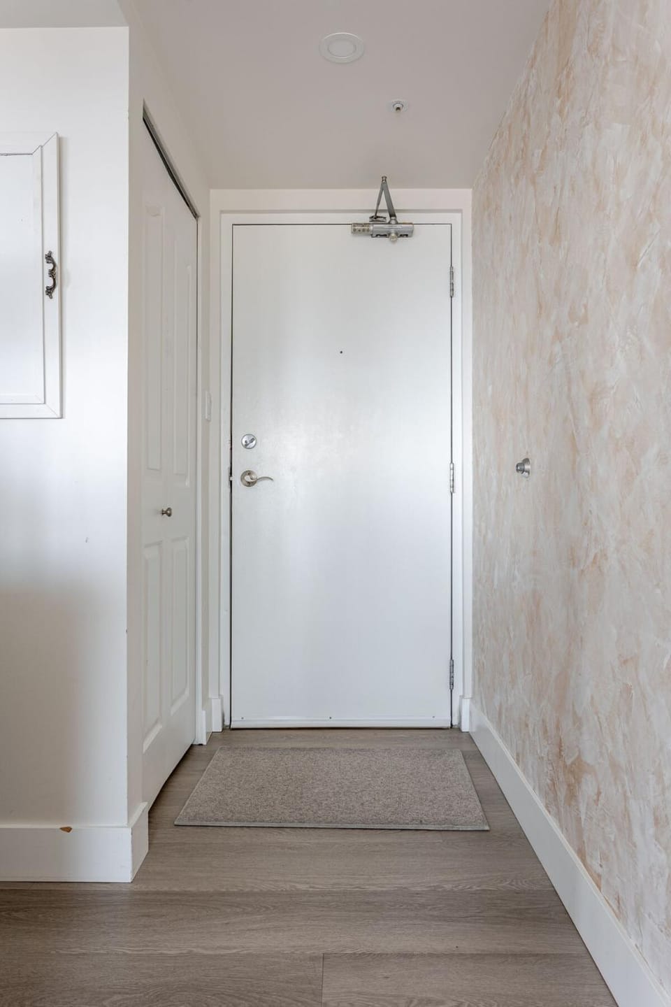 Luxury 2 Bed 2 Bath Condo Downtown Vancouver with Free Parking Apartment in Vancouver