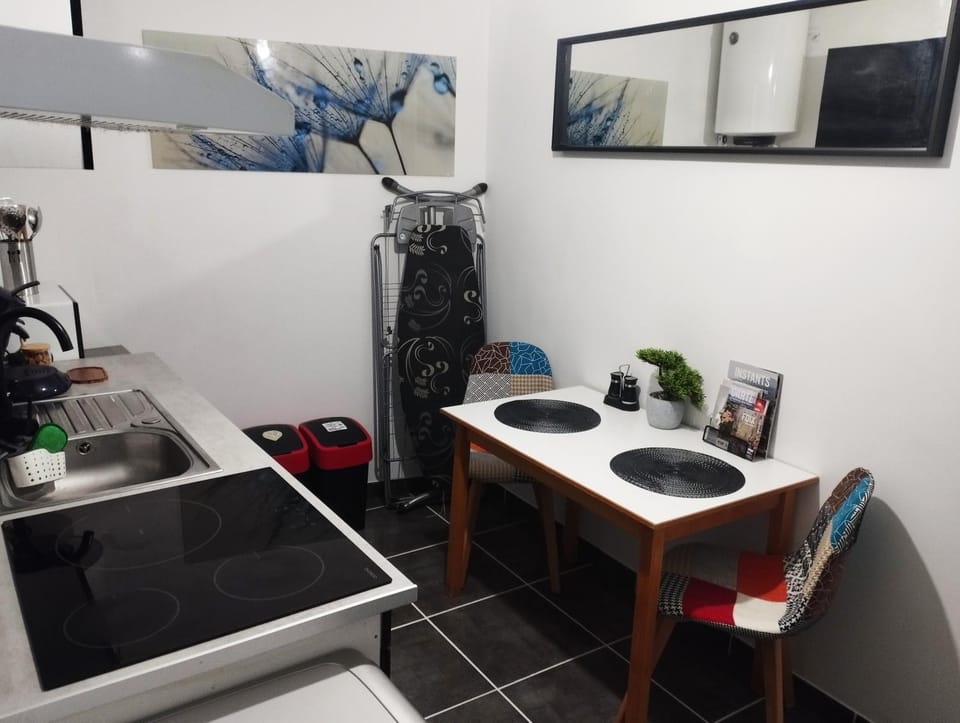 Kitchen or kitchenette, stove
