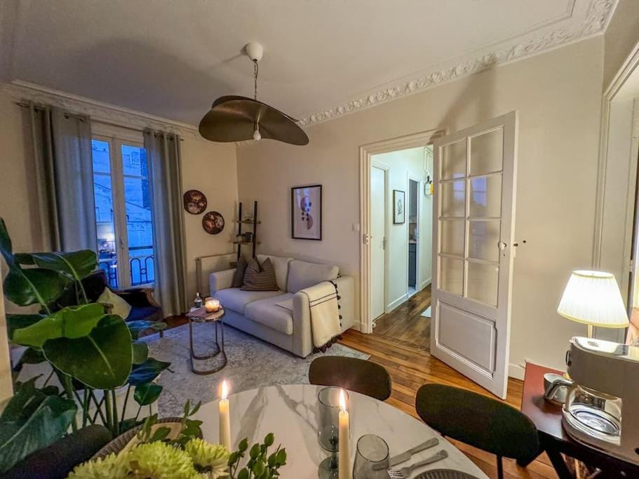 Chic entre Histoire et Modernité Apartment in Paris