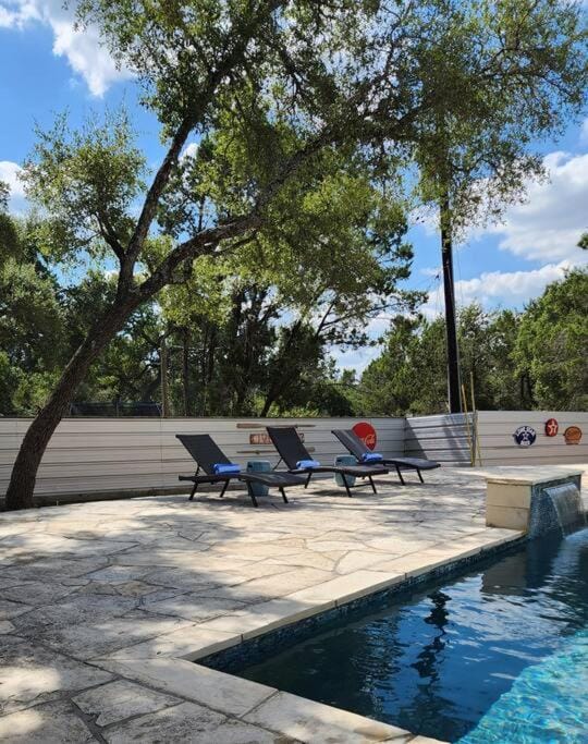 Pool view, Swimming pool, sunbed