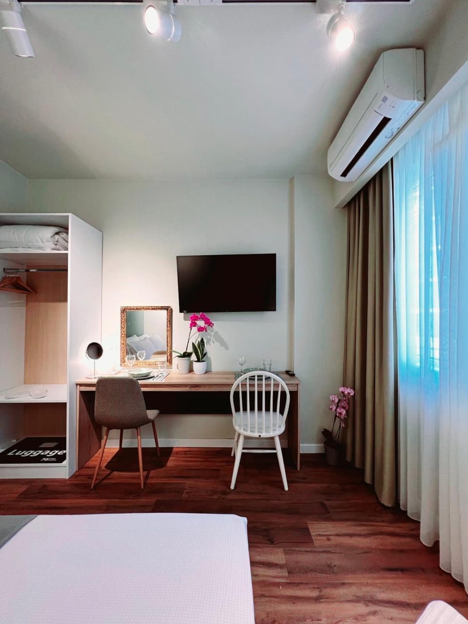 TV and multimedia, Dining area, air conditioner