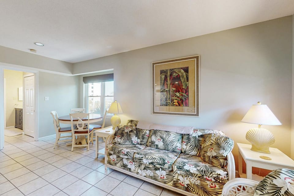 Live in the Sun, Play in the Sea Apartment in Surfside Beach