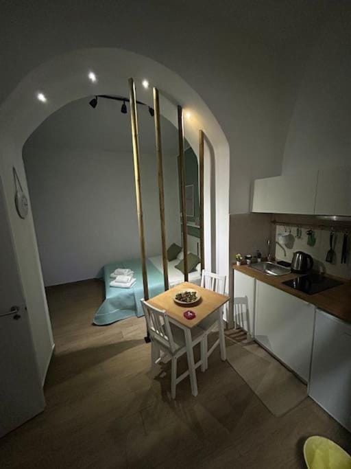 Kitchen or kitchenette, Photo of the whole room, Bedroom