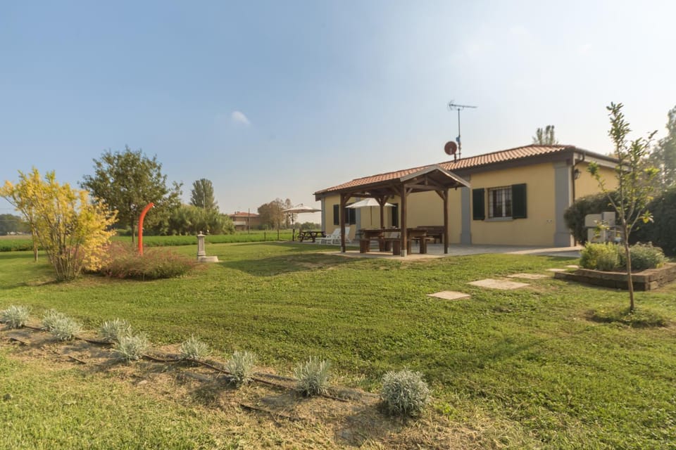 Property building, Garden view