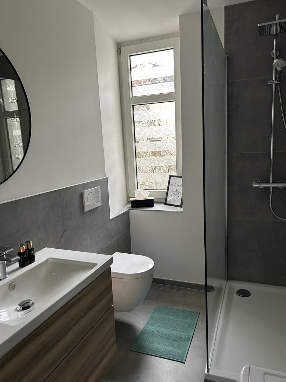Shower, Toilet, Bathroom