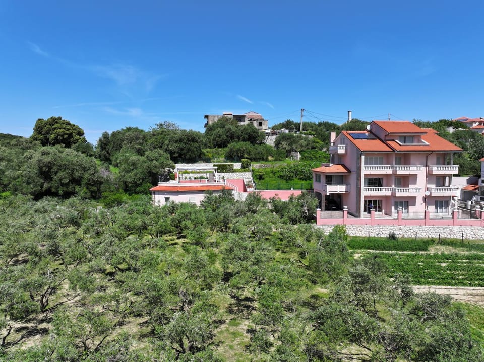 Villa Anggela Bed and Breakfast in Supetarska Draga