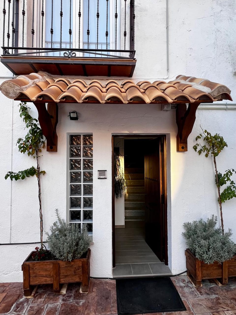 Facade/entrance
